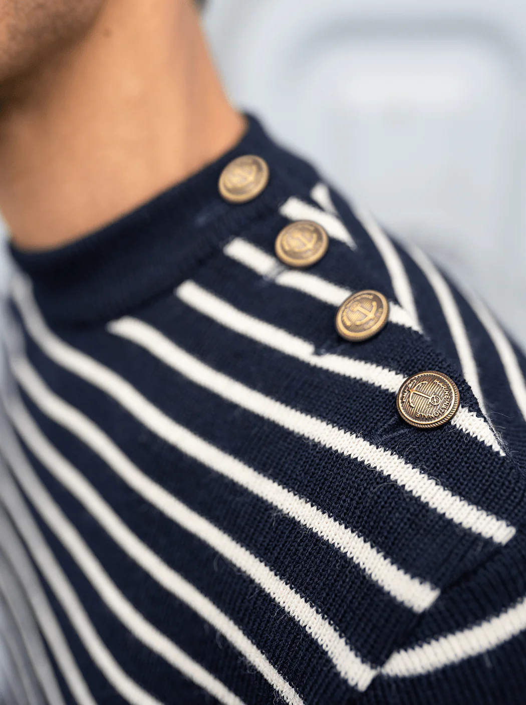 Pull marin rayé « Compas » - Image 4
